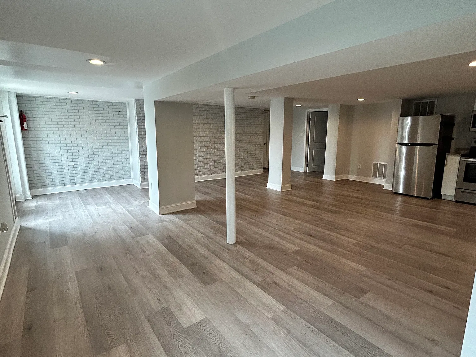1 bed, 1000 sqft, $1,700 — Photo 1