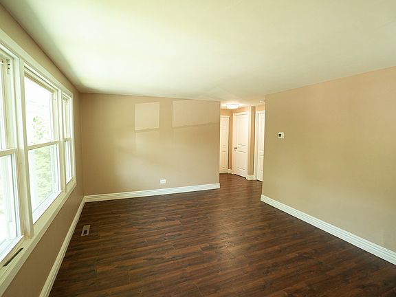 4th image of 102 Pecos Cir