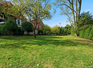 19710 W Thirteen Mile Rd APT 107, Beverly Hills, MI