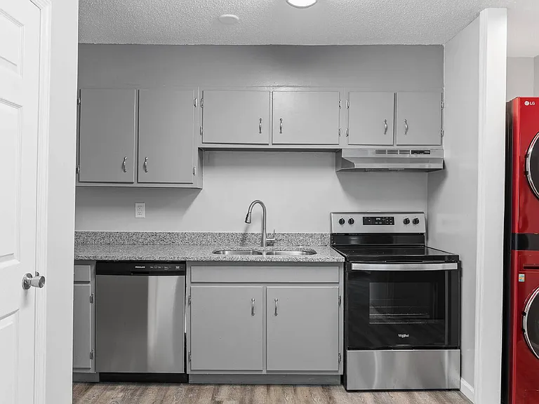 105 Ppoole St #303 — Photo 86