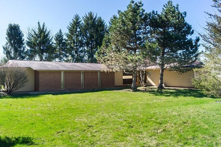 1st image of 3445 Woodview Pl