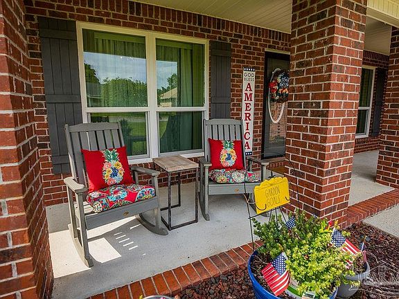 2nd image of 1011 Lake Aire Dr