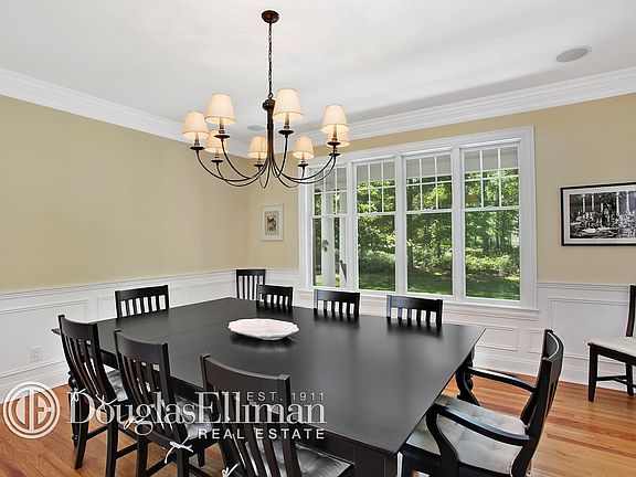 5th image of 11 Old Hollow Ln