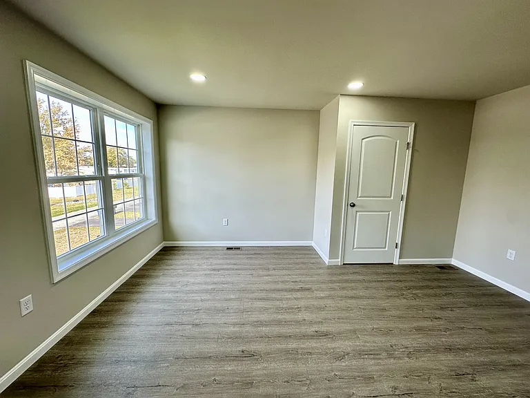 226 Rojan Rd — Photo 9