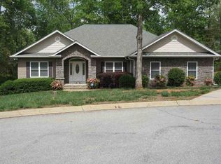 137 Honeycomb Ln, Central, SC 29630