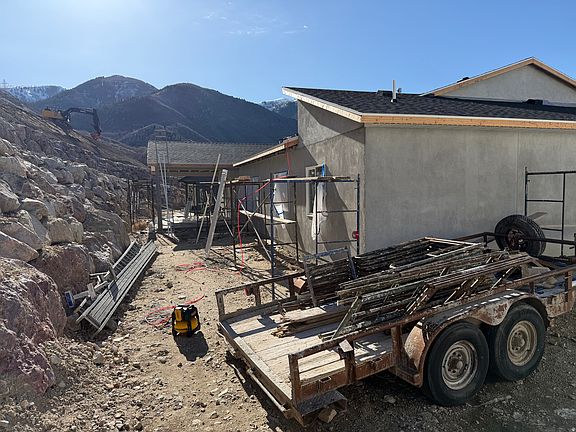 3rd image of 3040 N Mountain Rd #216