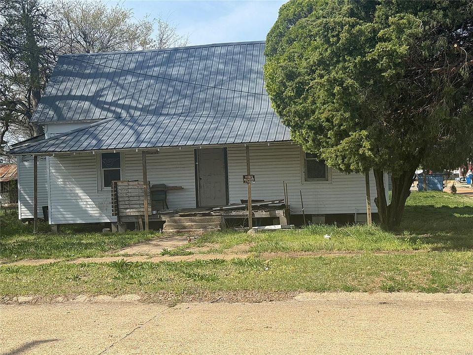 2nd image of 306 E 3rd St