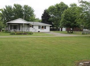 165 Stoney Lk, Brooklyn, MI 49230