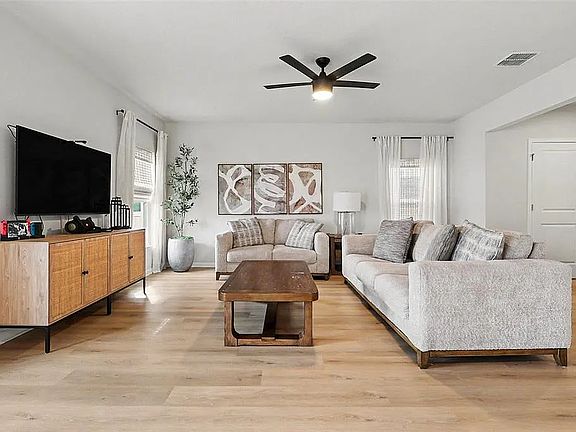 3rd image of 136 Piave St