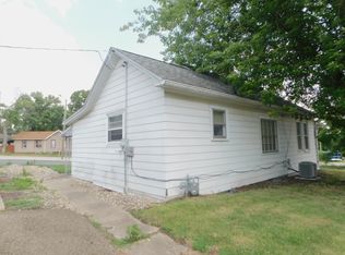 725 Illinois St, Peru, IL 61354