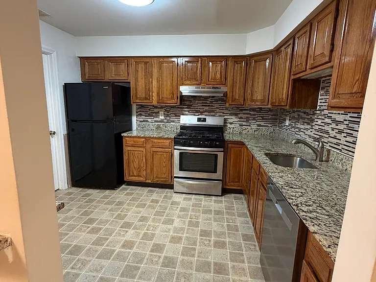 5001 Stonehedge Rd — Photo 13