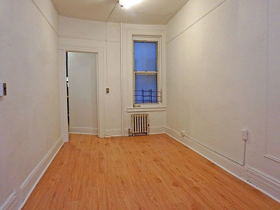 4th image of 84 Saratoga Ave APT 1R