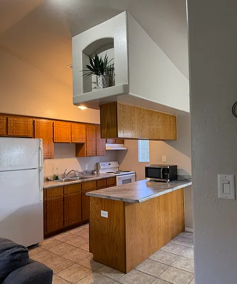 1014 S 6th Ave #A — Photo 2