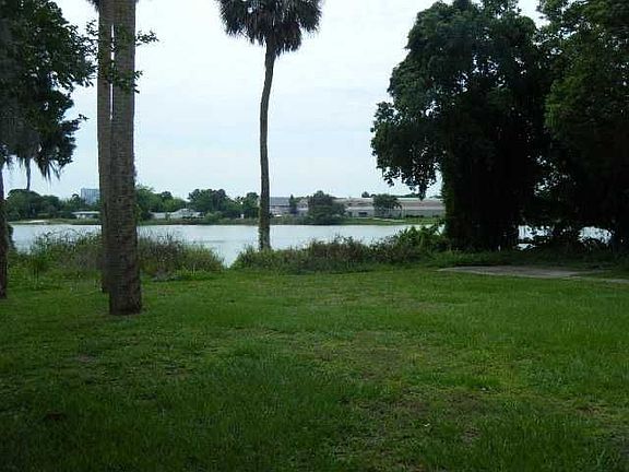 2nd image of 275 4th St