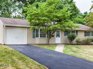 172 Kendall Rd, Kendall Park, NJ 08824