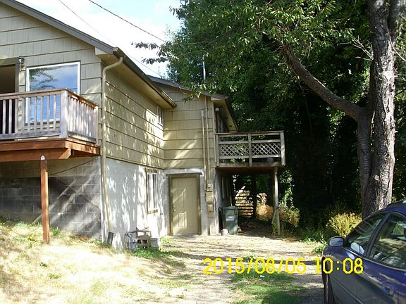 2nd image of 1860 Yew Ave NE