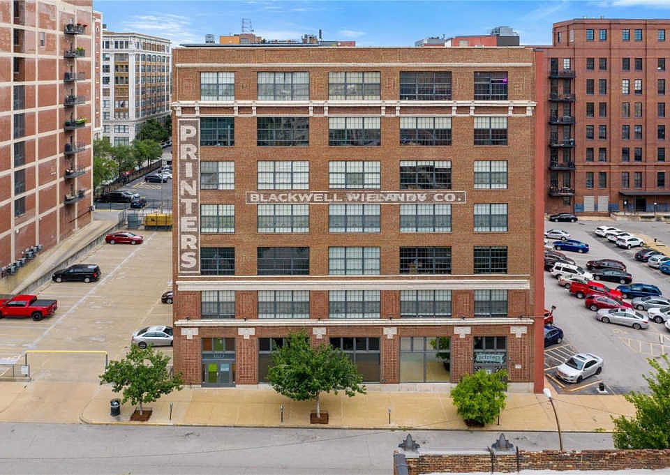 1st image of 1611 Locust St Suite 301