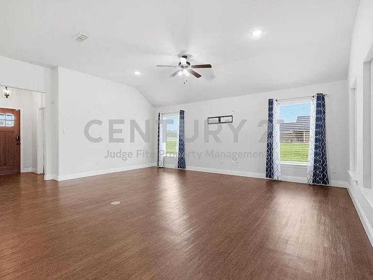 5013 Diamond Dr — Photo 11