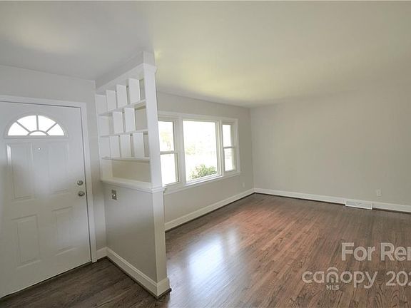 3rd image of 6128 Amity Pl