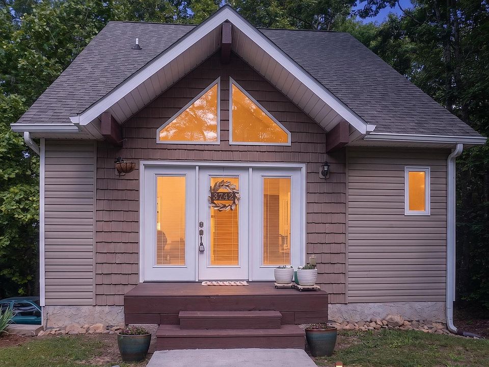 1st image of 3742 Forest Ln SE