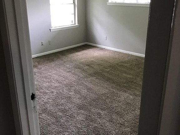 Bedroom before the new tile flooring and the January 2023 repainting. New pictures coming soon. Or, better yet, come see it!!