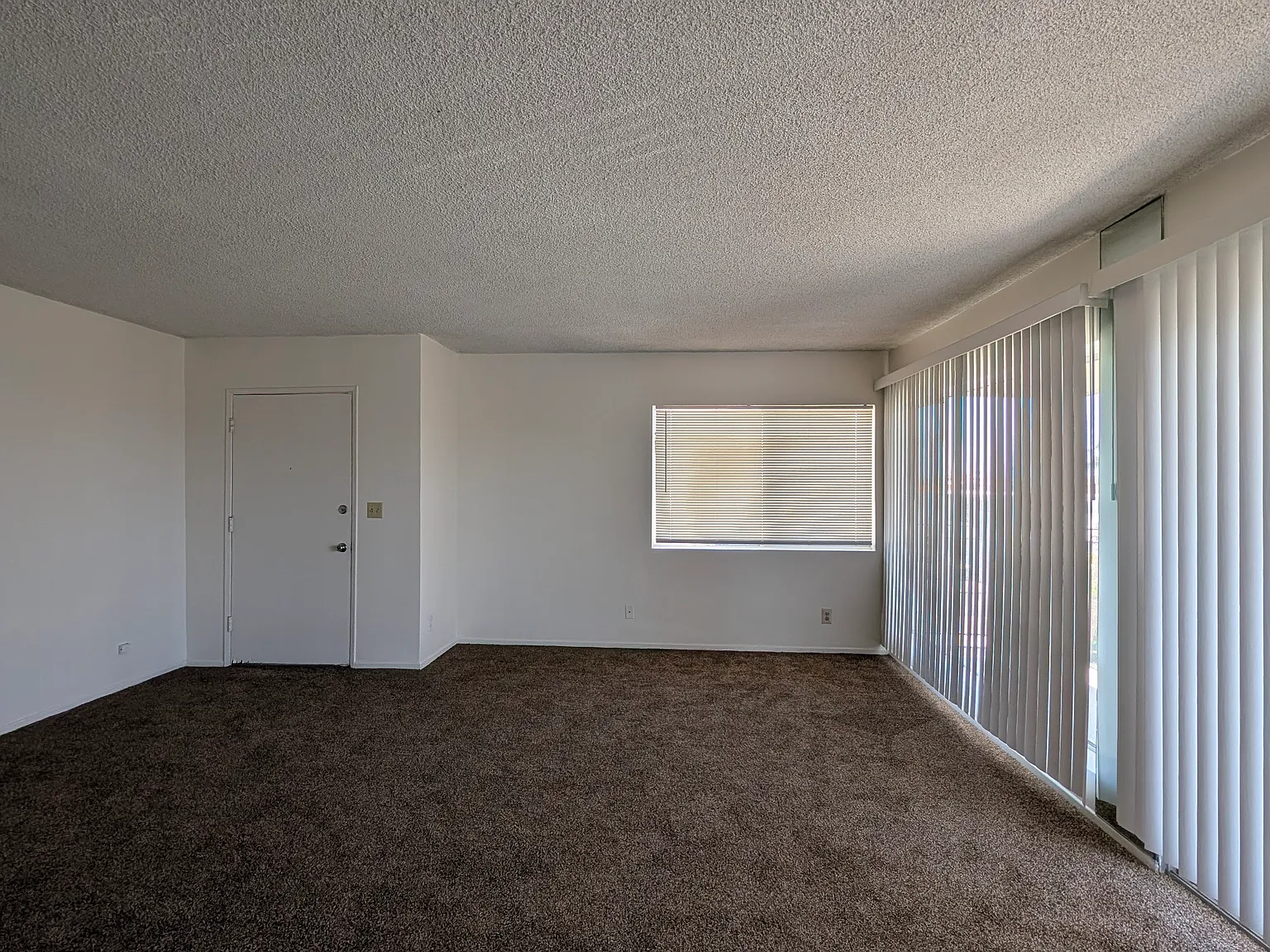 3 bed, $2,900 — Photo 2