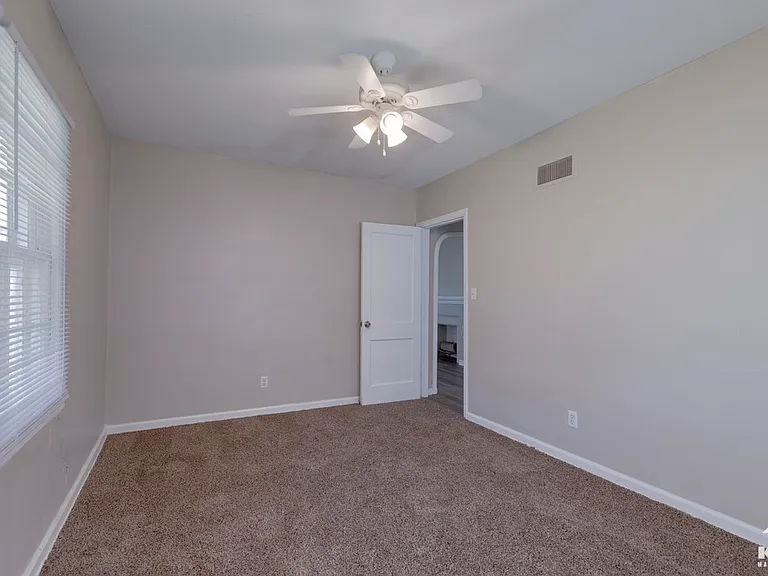 654 N Glendale St — Photo 17