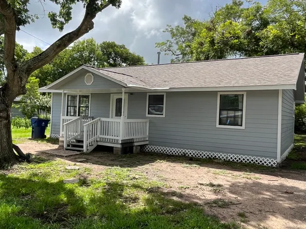 104 Upton Ln, Brazoria, TX 77422