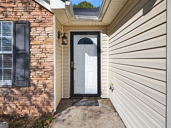 3rd image of 1411 Elliotts Ln