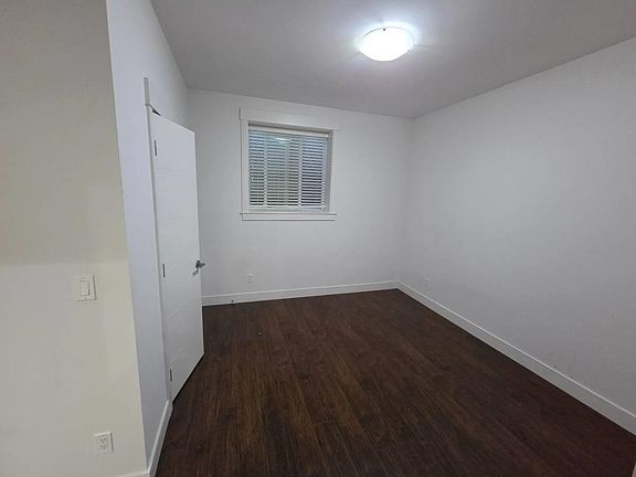 4th image of 726 Delestre Ave