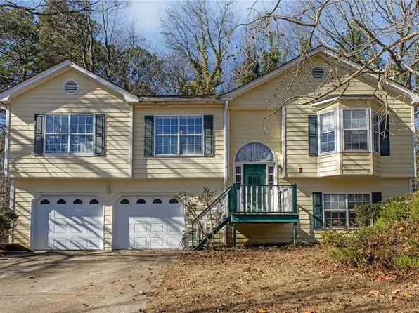 1400 Chalet Cir, Lawrenceville, GA 30043