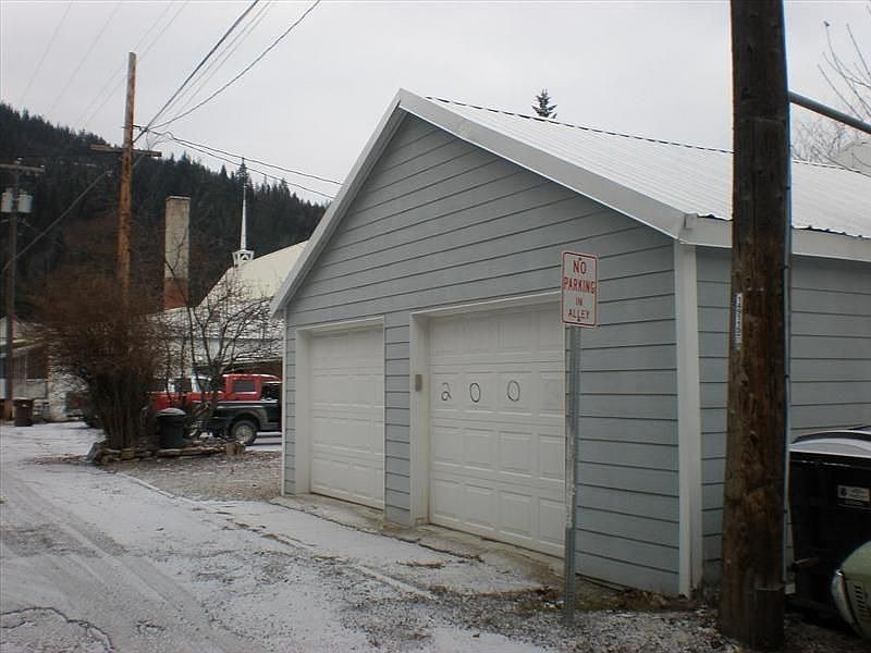 2nd image of 420 Cedar St