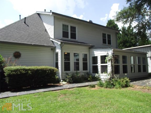3rd image of 325 Birch Creek Cir