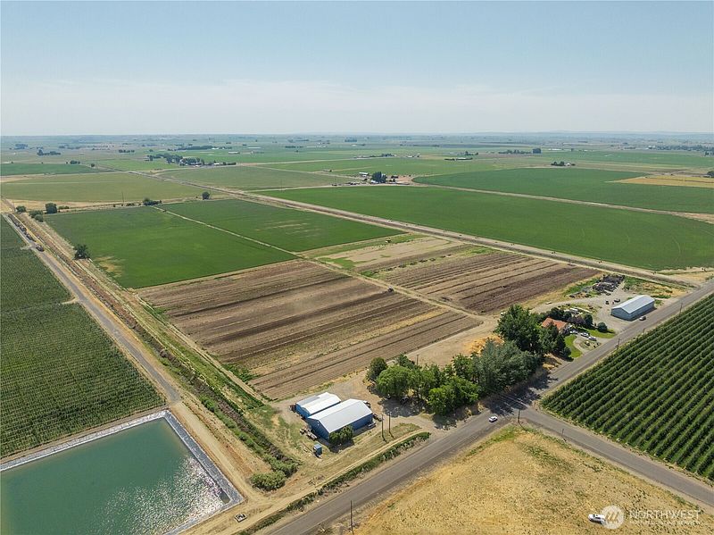 2nd image of 7891 Rd R NW