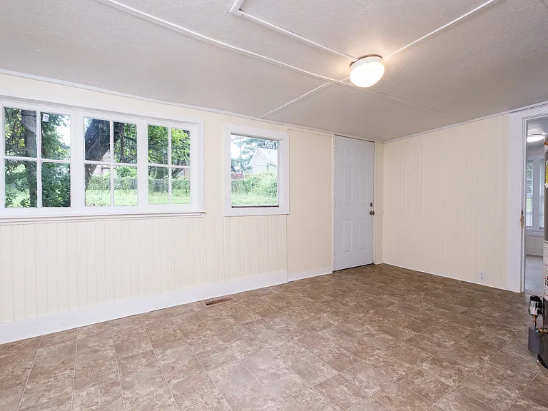 3710 W Capitol Ave — Photo 18