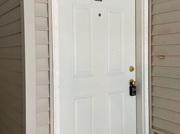 375 Willow Wind Pl, Iowa City, IA 52246