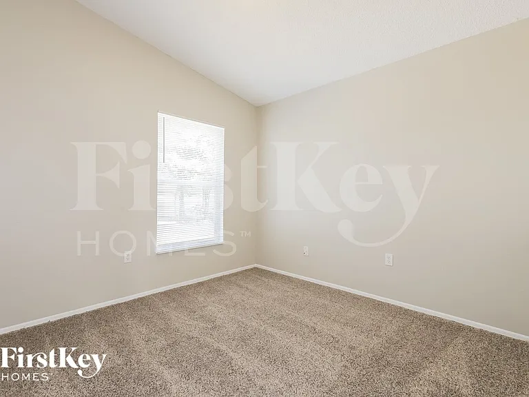 785 Hunt Dr — Photo 12