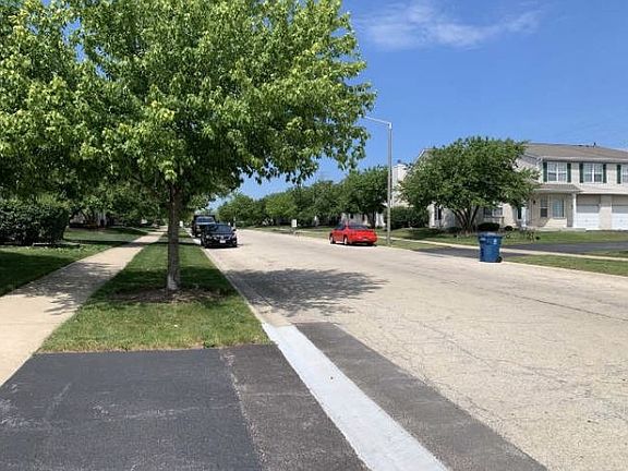 Exterior Neighborhood (street photo)