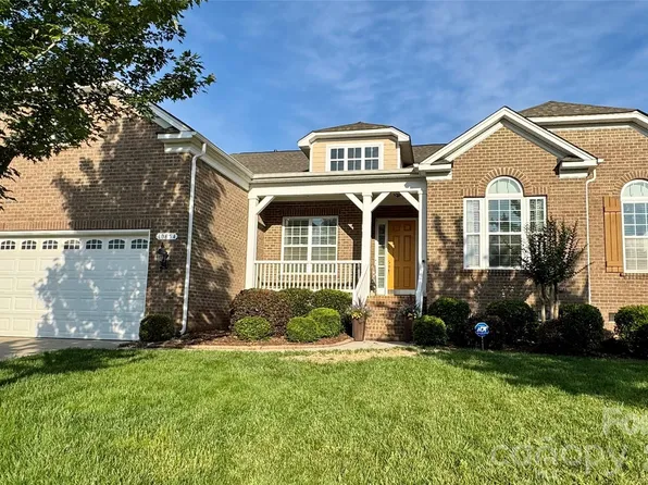 10654 Rippling Stream Dr NW, Concord, NC 28027