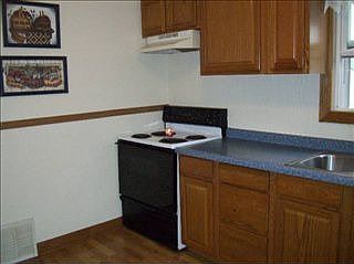 2nd image of 615 Groveland Pl
