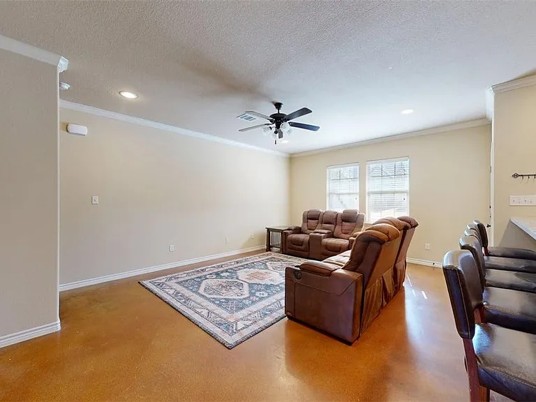 3009 Towers Pkwy — Photo 9