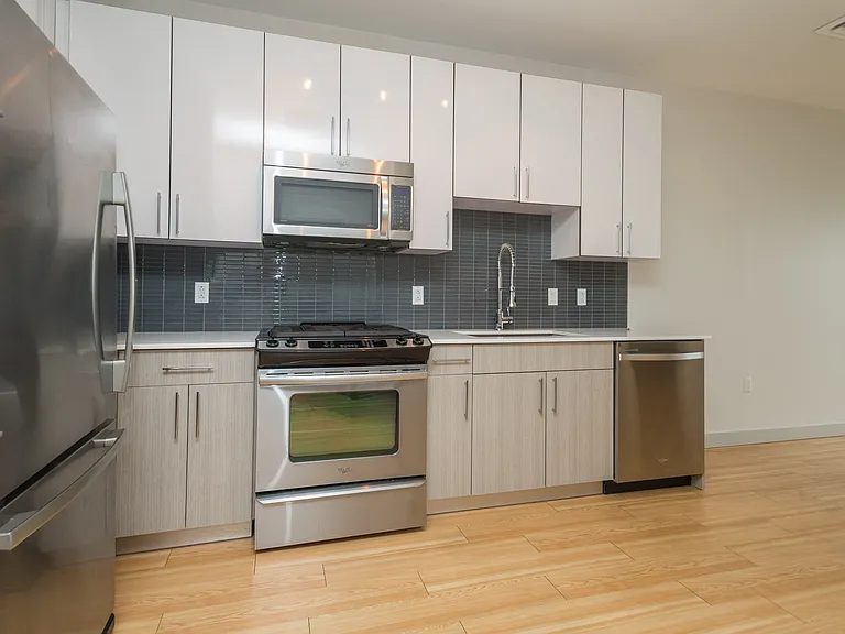 West Square Apartments — Photo 179