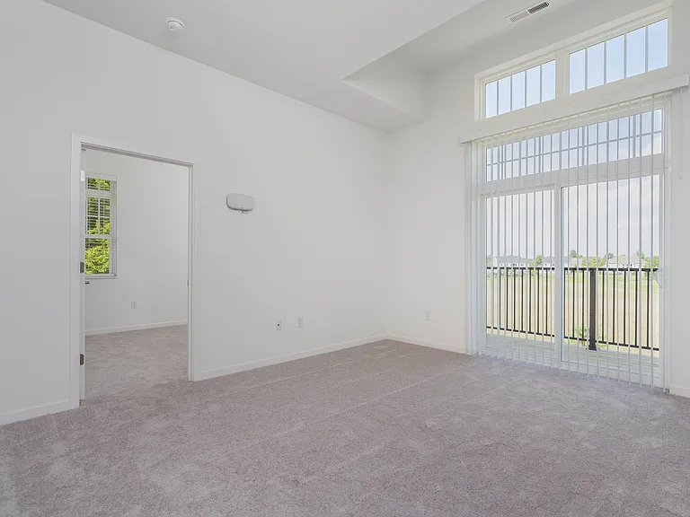 Flats at Powell — Photo 27