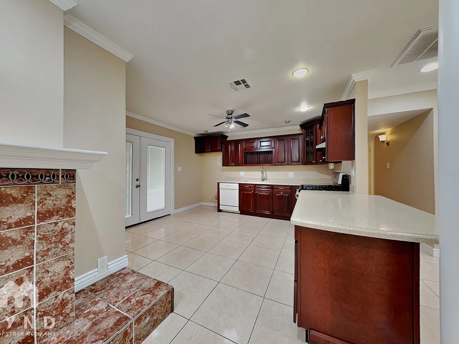 3 bed, 4.0 bath, 1506 sqft, $1,995 — Photo 4