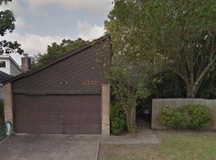 4222 Willow Beach Dr, Houston, TX 77072