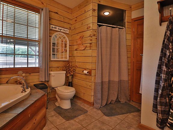 17th image of 367 Junius Lee Rd