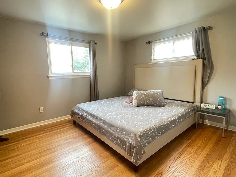 1322 Elliott Ave — Photo 6