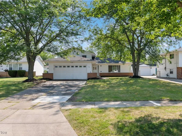 5981 Marra Dr, Bedford Heights, OH 44146