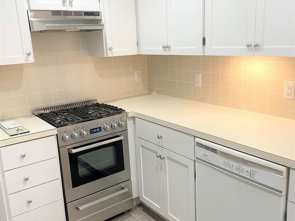 1st image of 32 Healey St #2