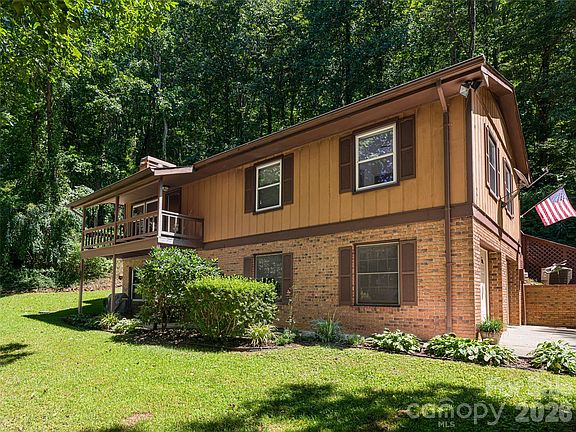 2nd image of 50 Tuckaway Dr